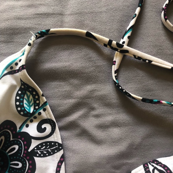 Swimsuit top bundle: guess and merona - Picture 7 of 8